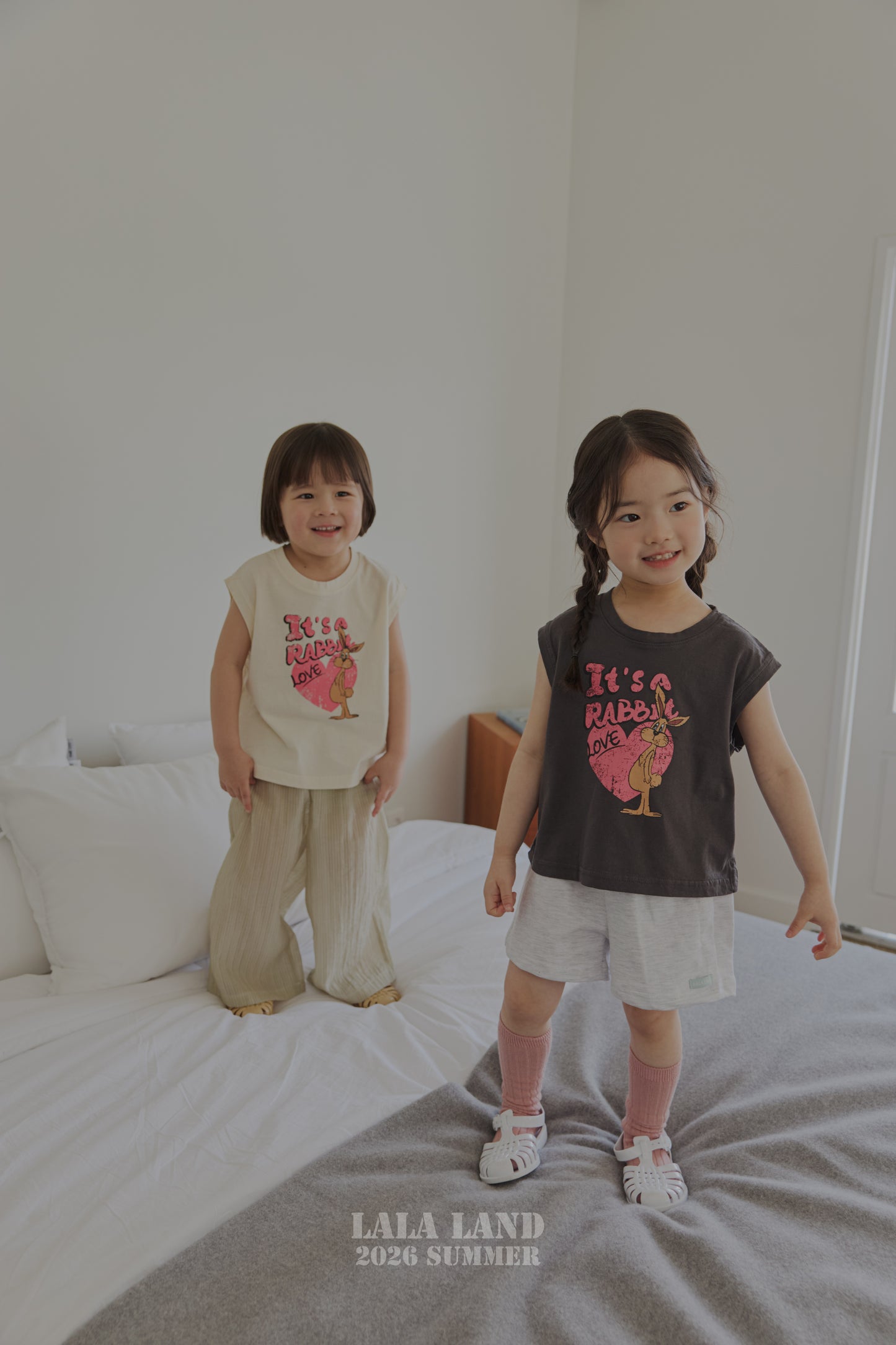 [PRE-ORDER] Love Rabbit Sleeveless T-Shirts