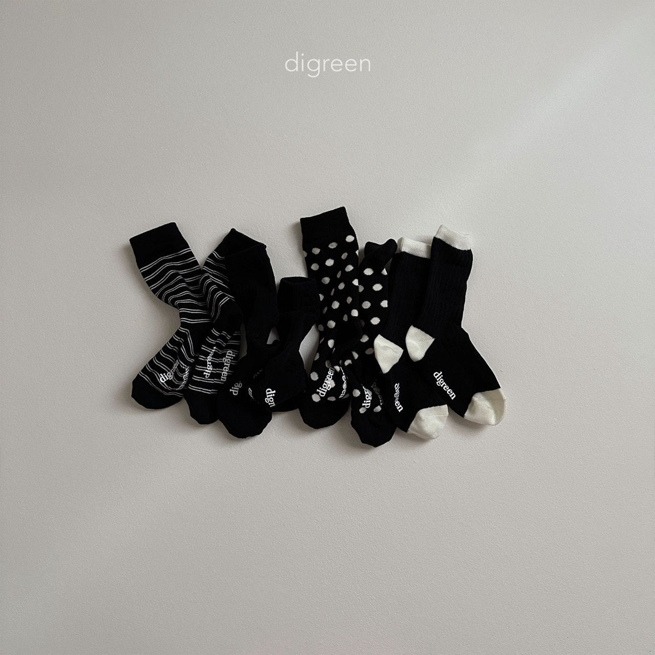[PRE-ORDER] Together Black Socks Set