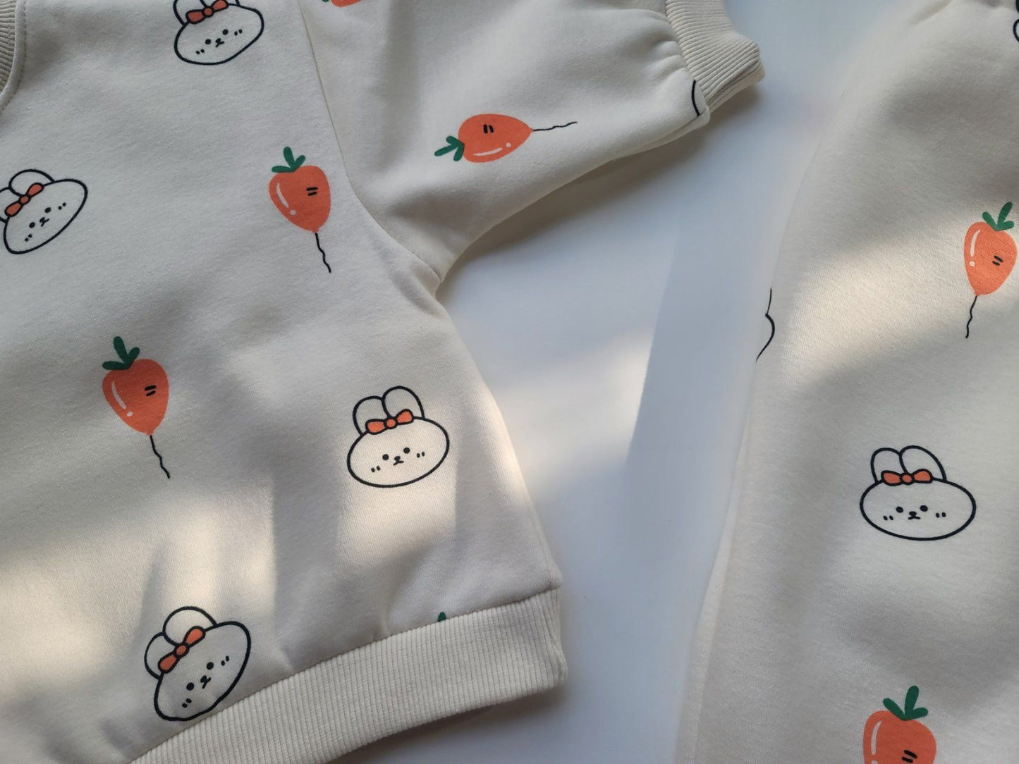 [PRE-ORDER] Carrot Balloon Top Bottom Set