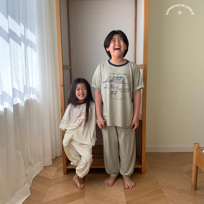 [PRE-ORDER] Farm T-Shirts (Mom Couple)
