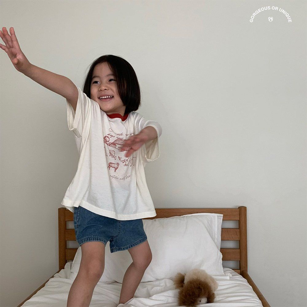 [PRE-ORDER] Farm T-Shirts (Mom Couple)