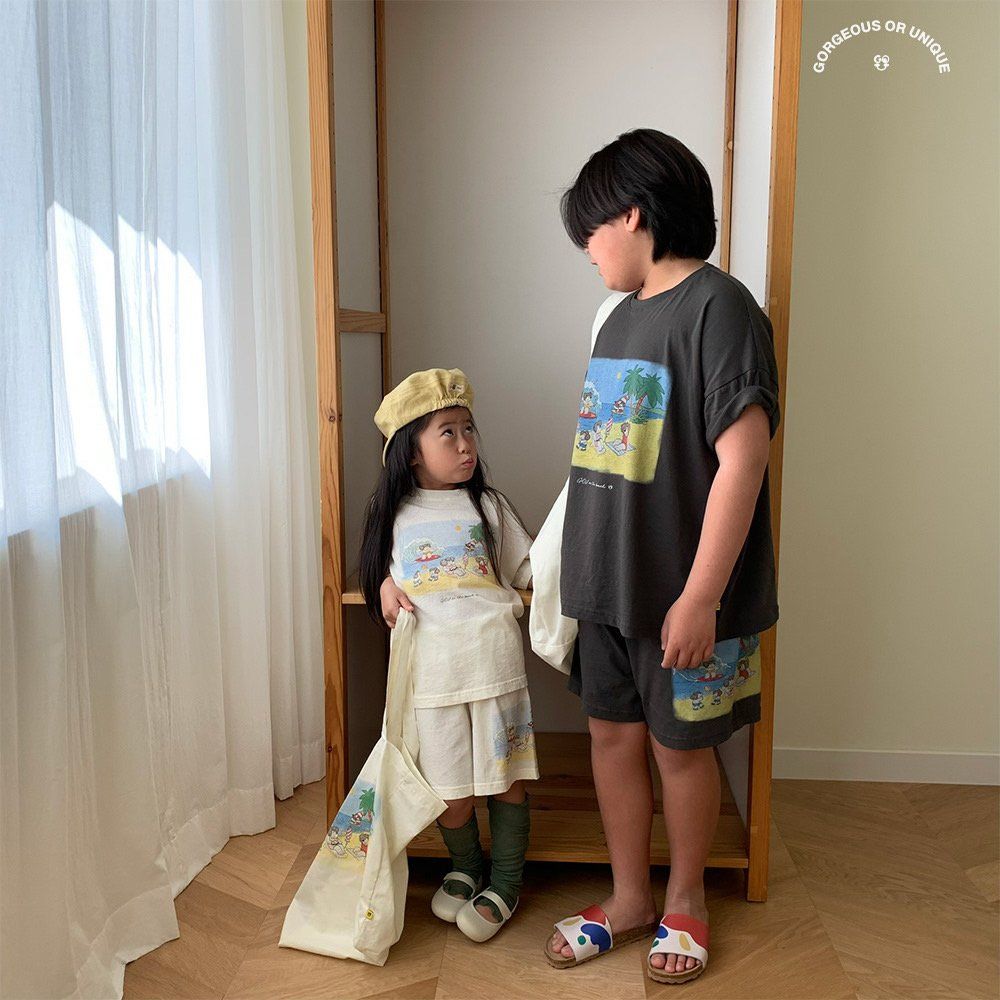 [PRE-ORDER] Beach T-Shirts (Mom Couple)