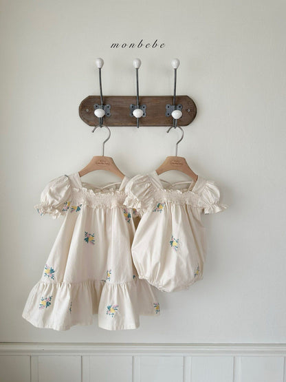 [PRE-ORDER] Latte Embroidery Dress (Mom Couple)
