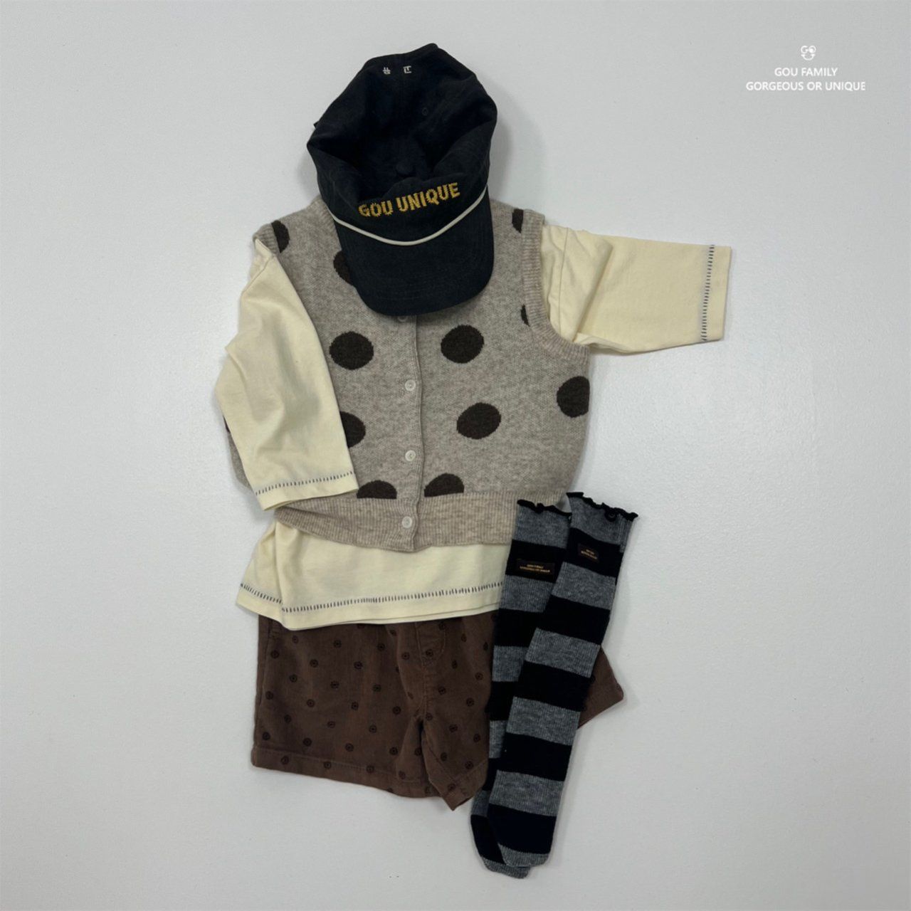 [PRE-ORDER] Dot Vest (Mom Couple)