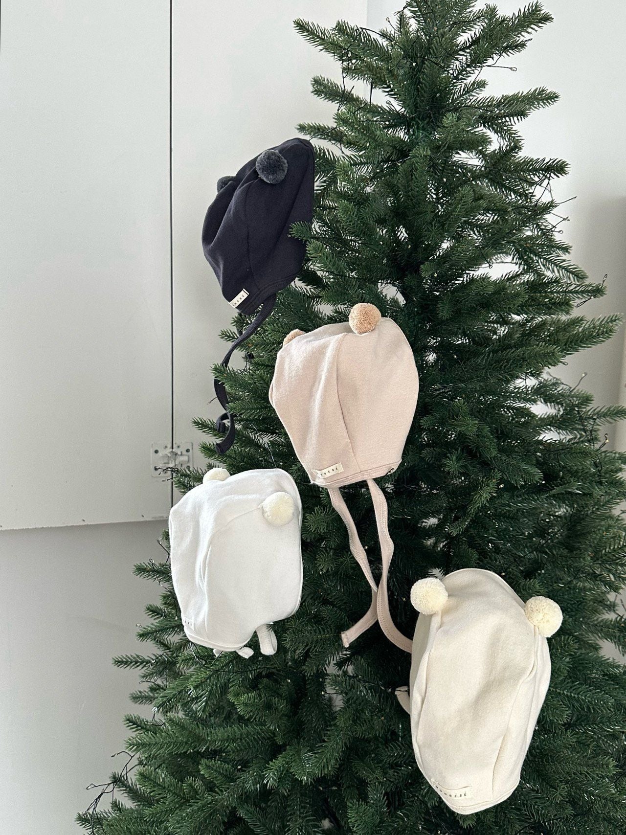 [PRE-ORDER] Pom Pom Bonnet