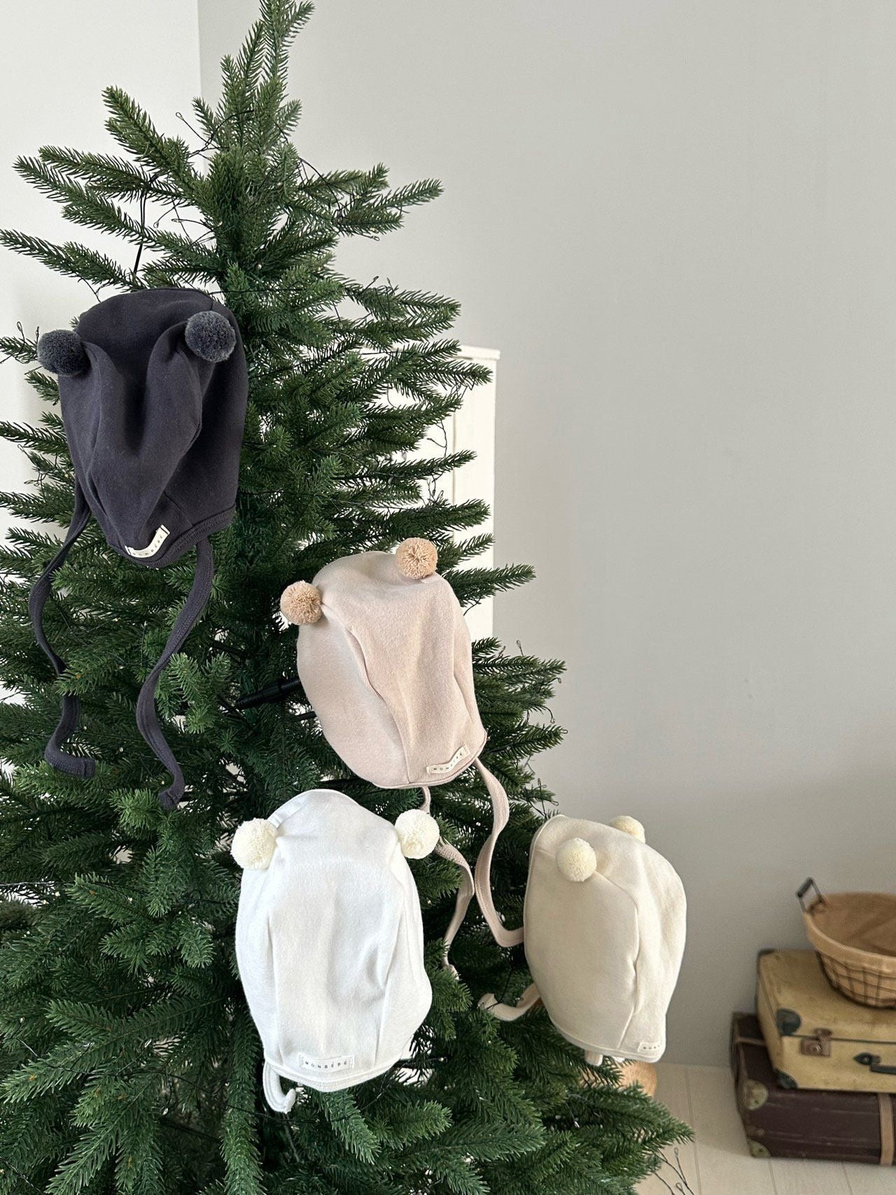 [PRE-ORDER] Pom Pom Bonnet