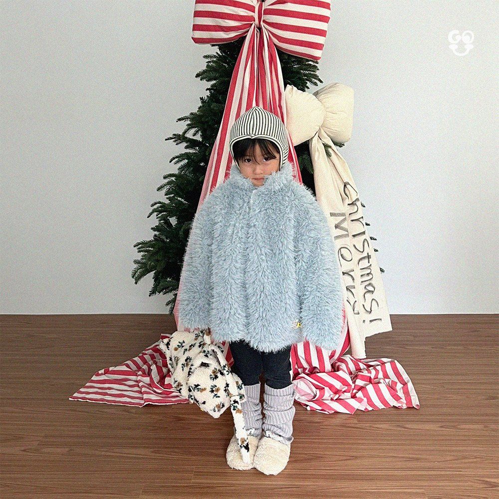 [PRE-ORDER] The Fur Jacket (Mom Couple)