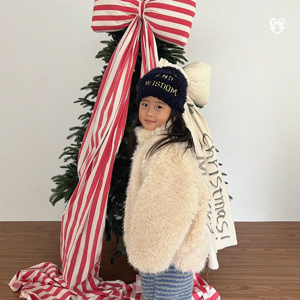 [PRE-ORDER] The Fur Jacket (Mom Couple)