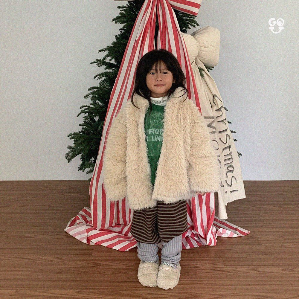 [PRE-ORDER] The Fur Jacket (Mom Couple)