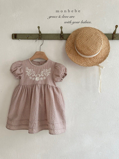 [PRE-ORDER] Hannah Embroidery Dress