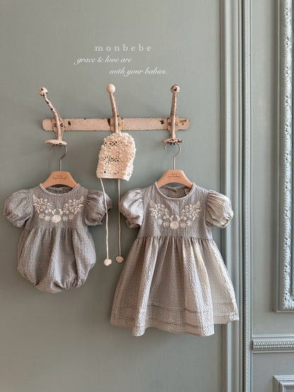 [PRE-ORDER] Hannah Embroidery Dress