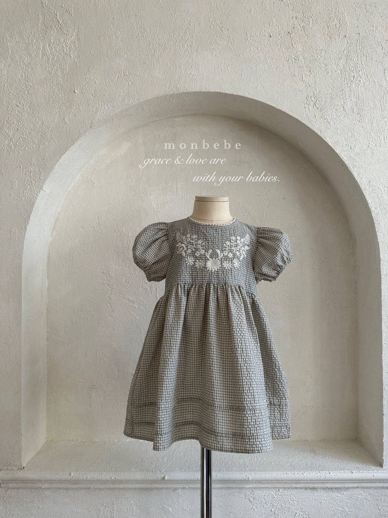 [PRE-ORDER] Hannah Embroidery Dress