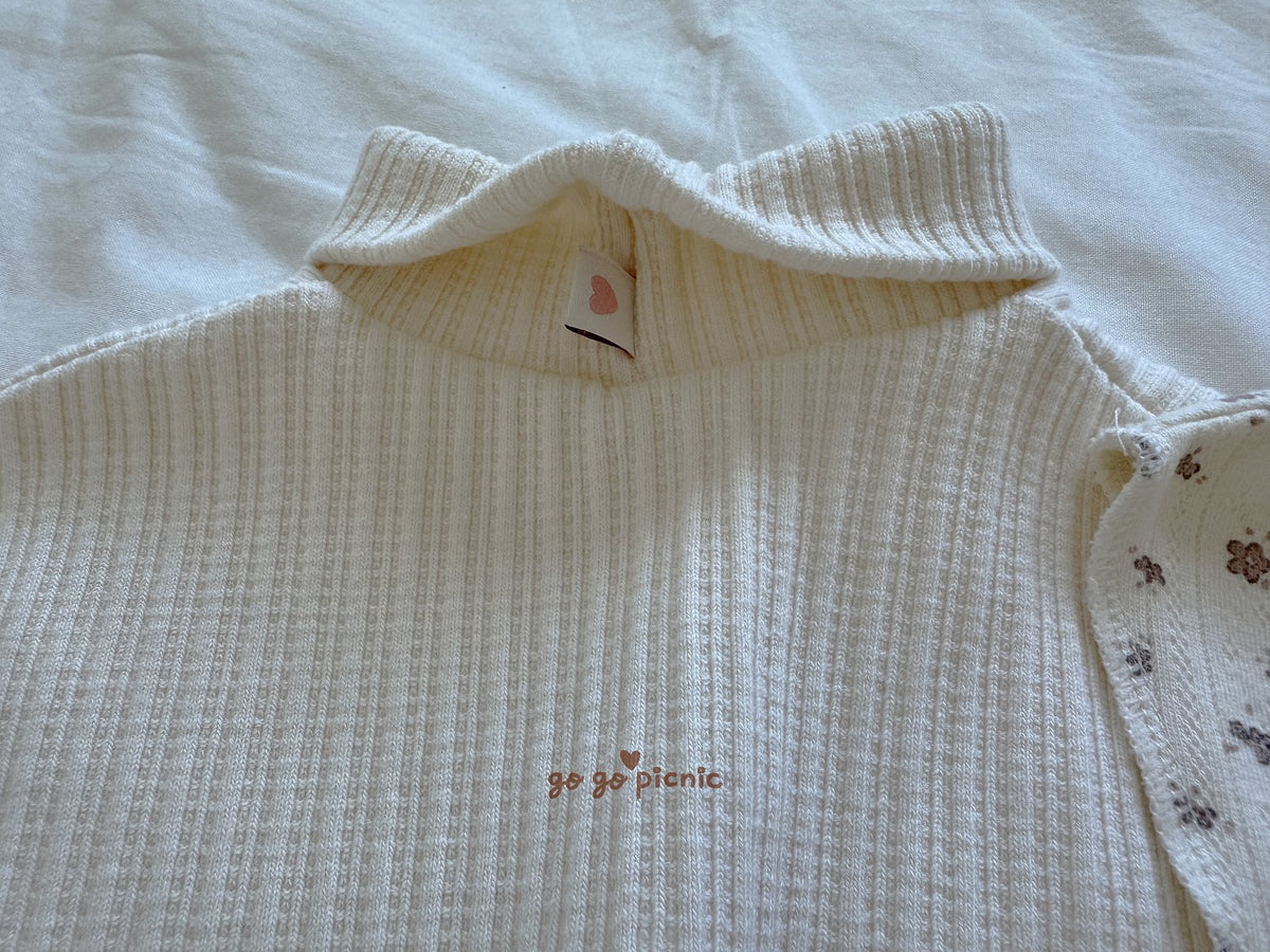 [PRE-ORDER] Milk Fake Turtleneck