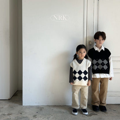 [PRE-ORDER] Corduroy Span Straight Pants