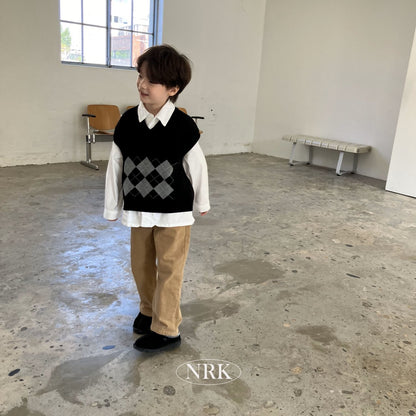 [PRE-ORDER] Corduroy Span Straight Pants