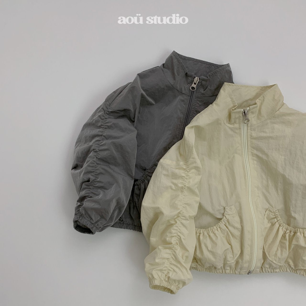 [PRE-ORDER] Shirring Windbreaker