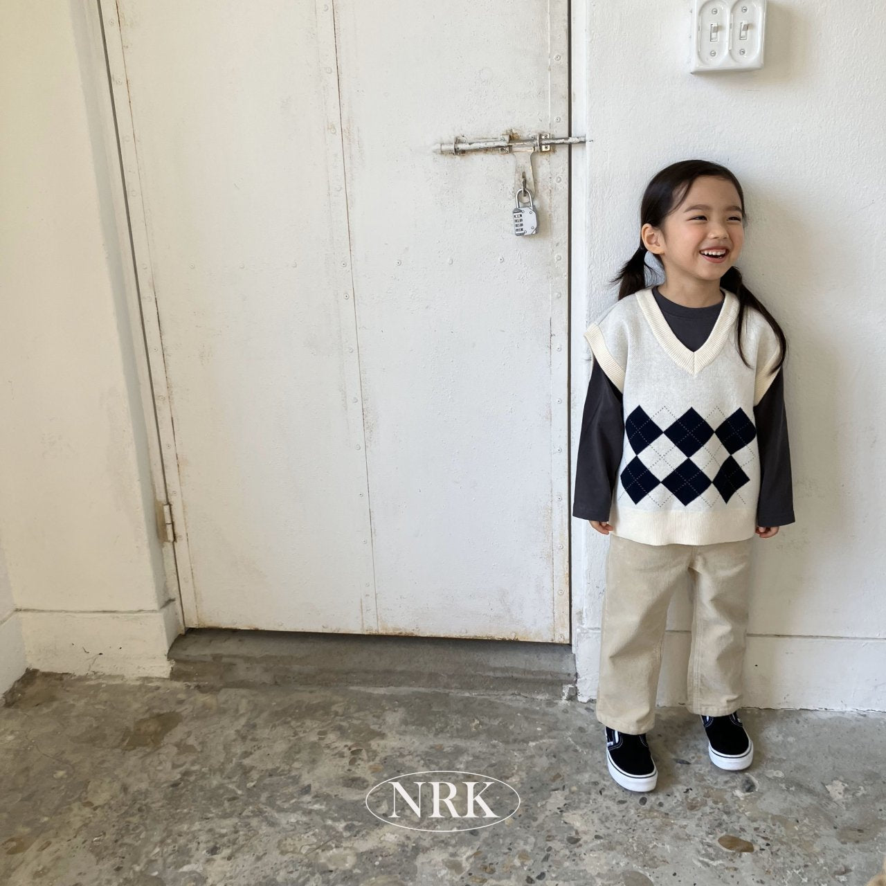 [PRE-ORDER] Corduroy Span Straight Pants