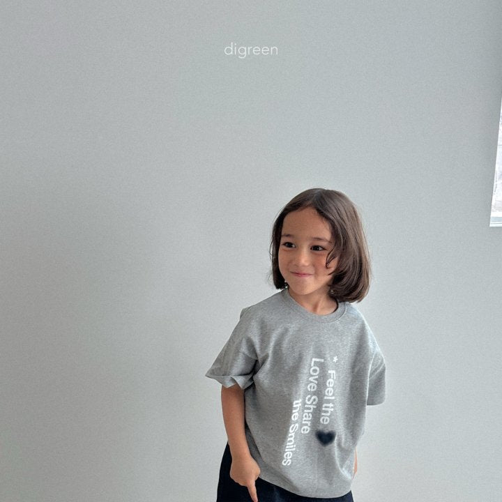 [PRE-ORDER] Love Share T-Shirts