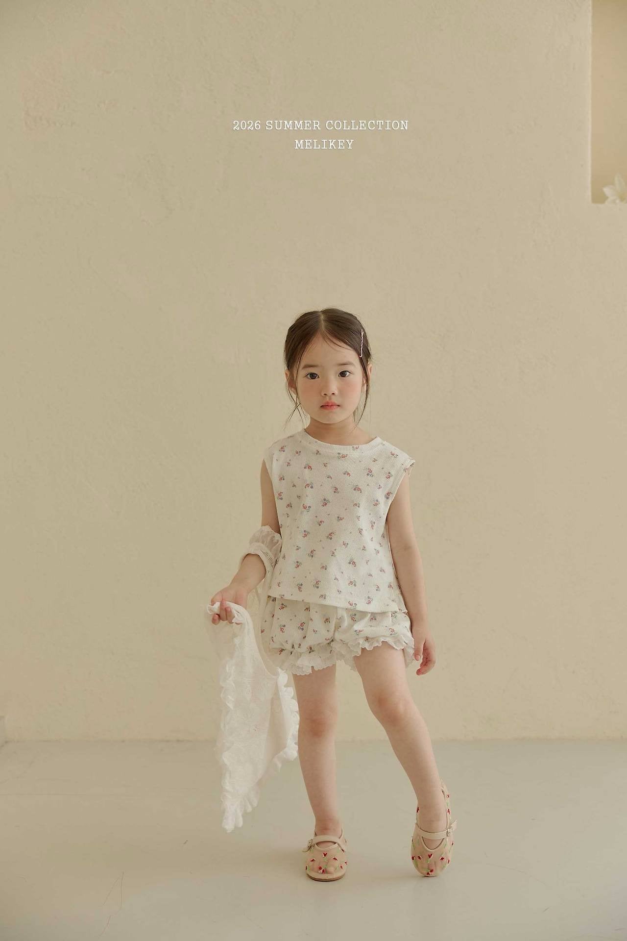 [PRE-ORDER] Din Din Frill T-Shirts