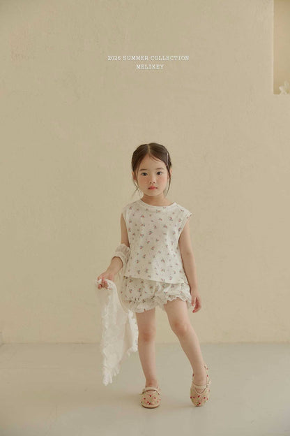 [PRE-ORDER] Din Din Frill T-Shirts