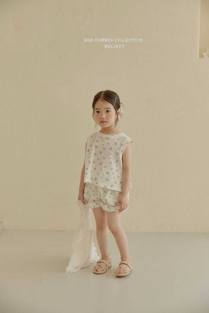 [PRE-ORDER] Din Din Frill T-Shirts