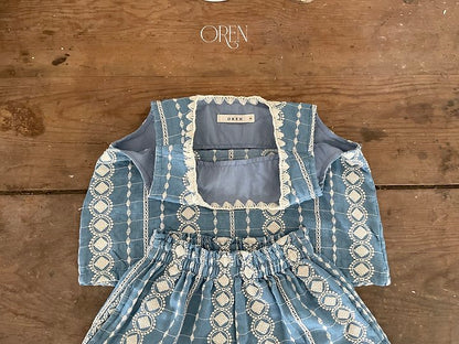[PRE-ORDER] Perline Blue Top Bottom Set