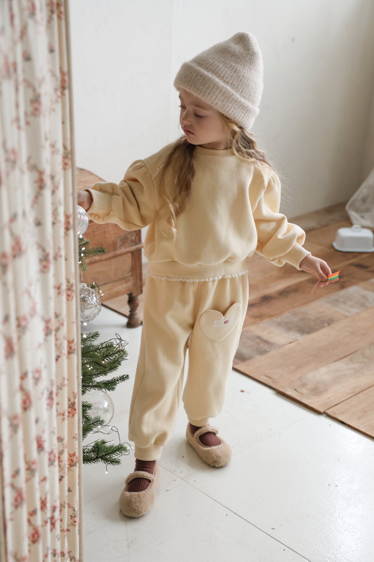 [PRE-ORDER] Rose Sweatshirts