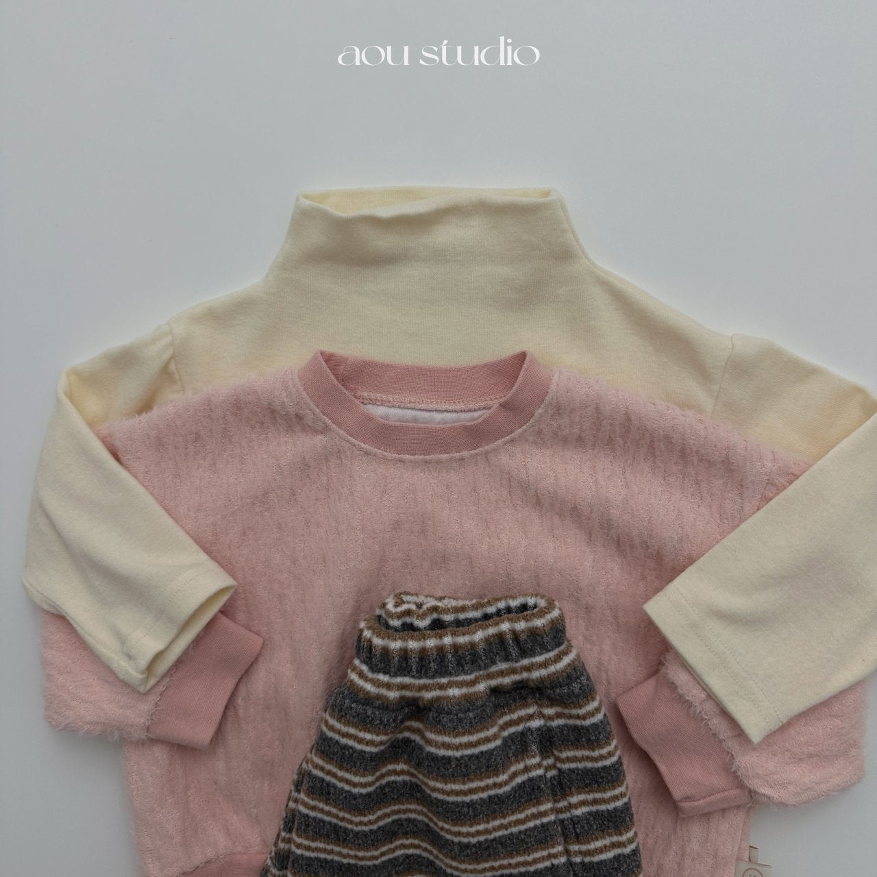[PRE-ORDER] Pom Pom Turtleneck T-Shirts
