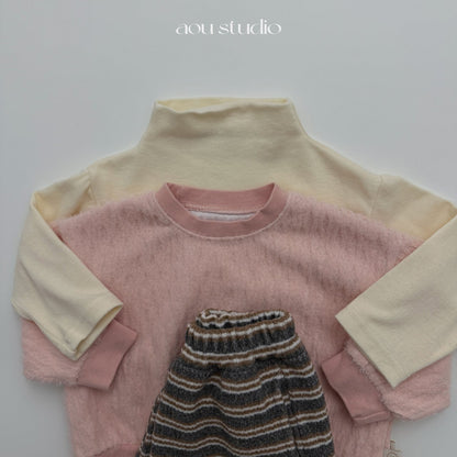 [PRE-ORDER] Pom Pom Turtleneck T-Shirts