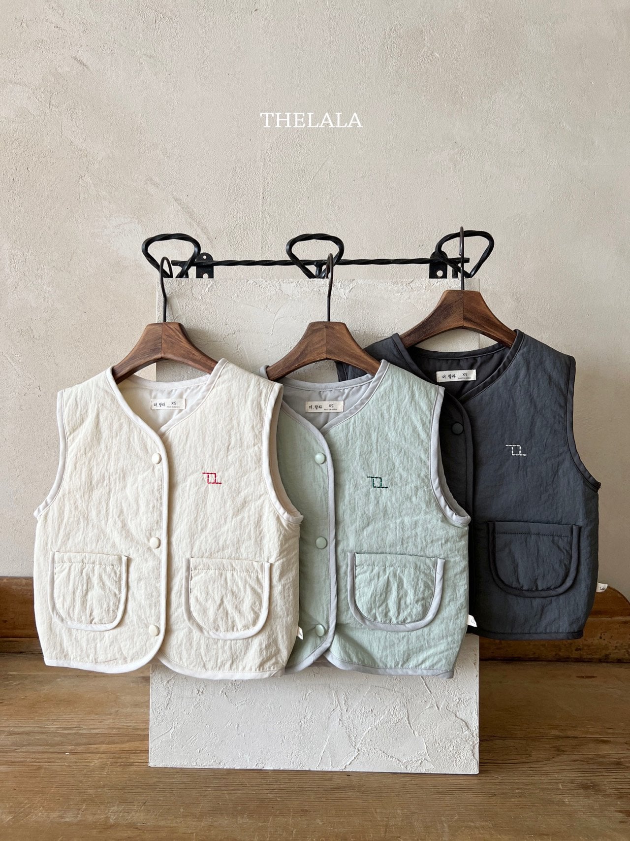 [PRE-ORDER] Owa Padded Vest (Mom Couple)