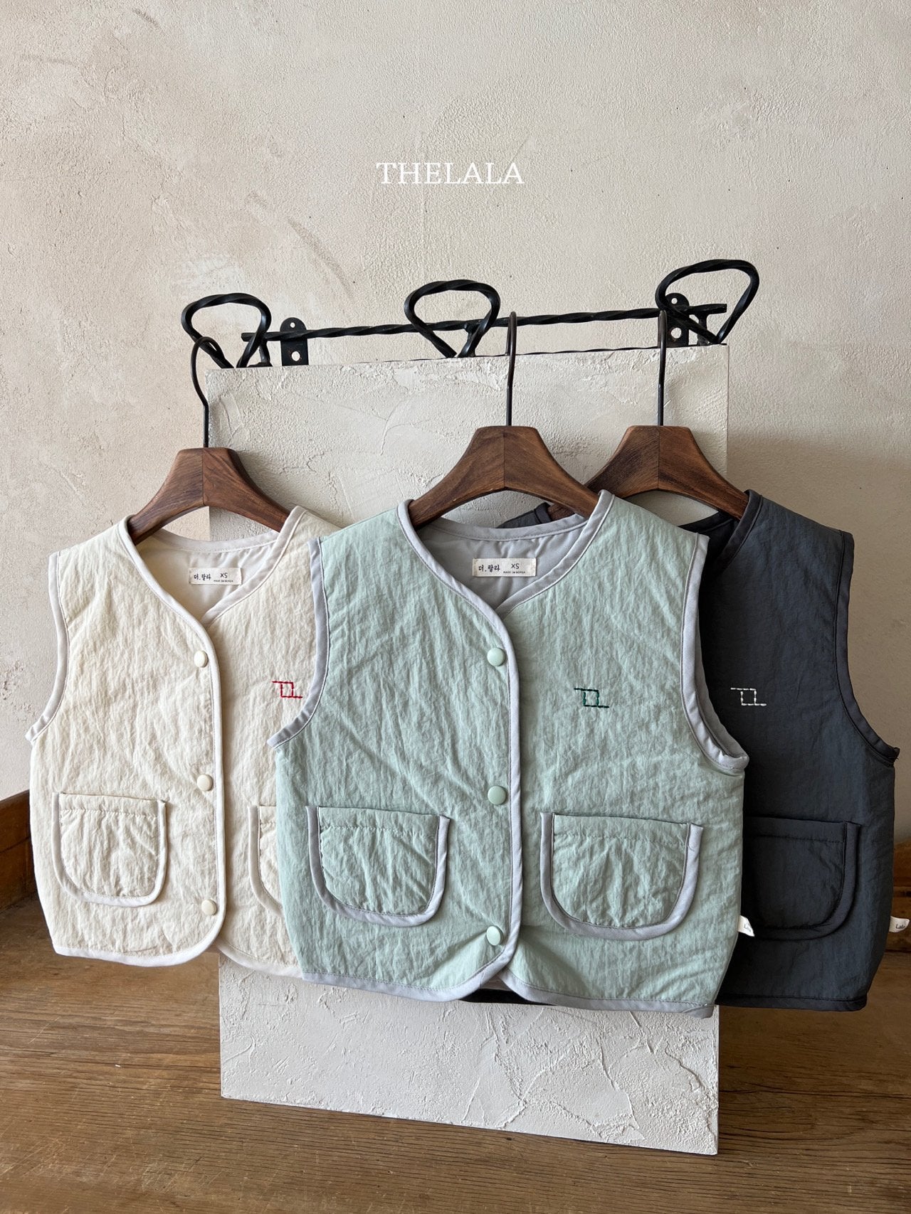 [PRE-ORDER] Owa Padded Vest (Mom Couple)