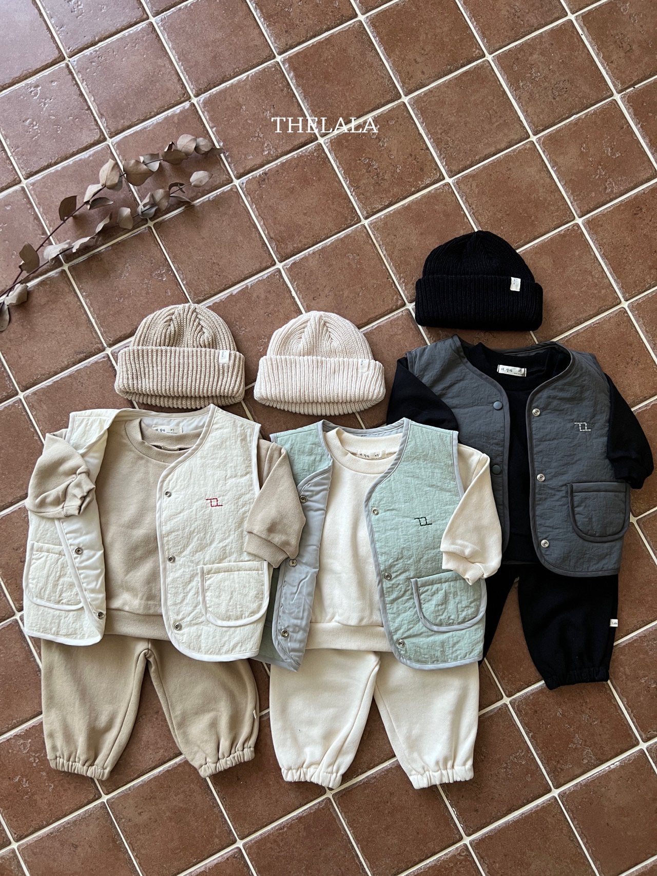 [PRE-ORDER] Owa Padded Vest (Mom Couple)