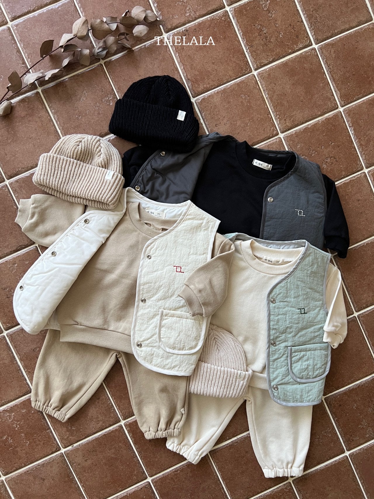 [PRE-ORDER] Owa Padded Vest (Mom Couple)
