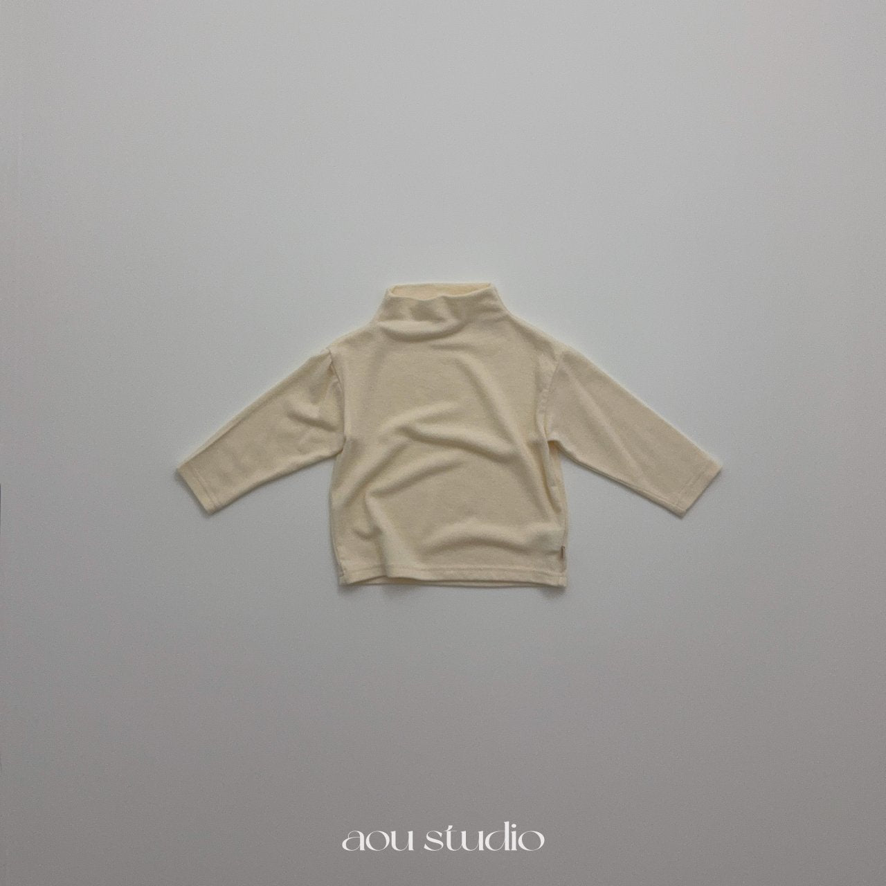 [PRE-ORDER] Pom Pom Turtleneck T-Shirts