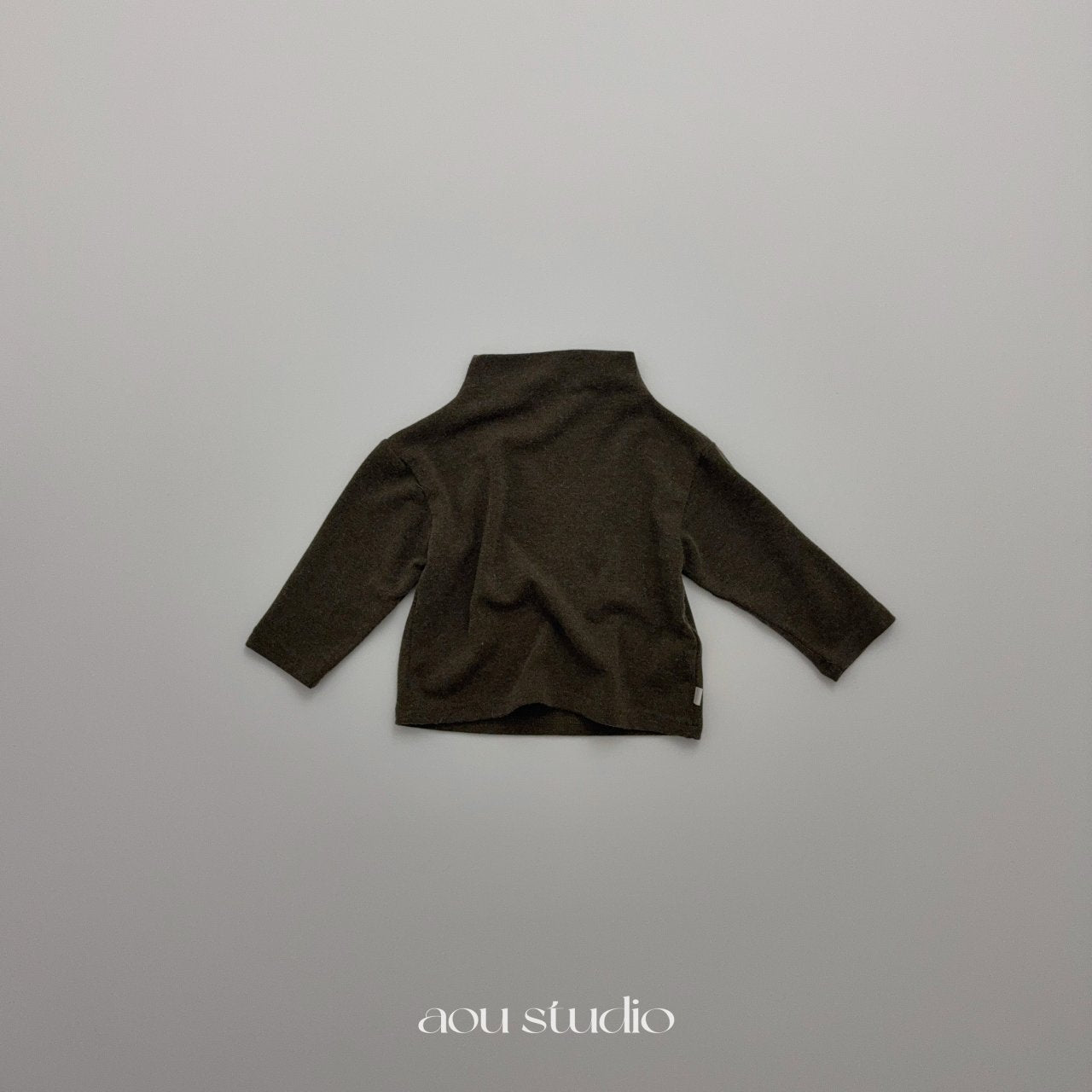 [PRE-ORDER] Pom Pom Turtleneck T-Shirts