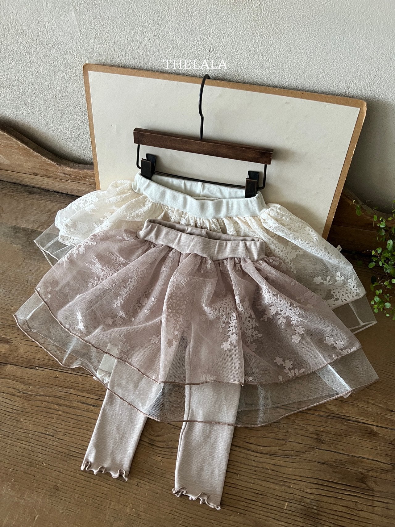 [PRE-ORDER] Milky Skirts Leggings