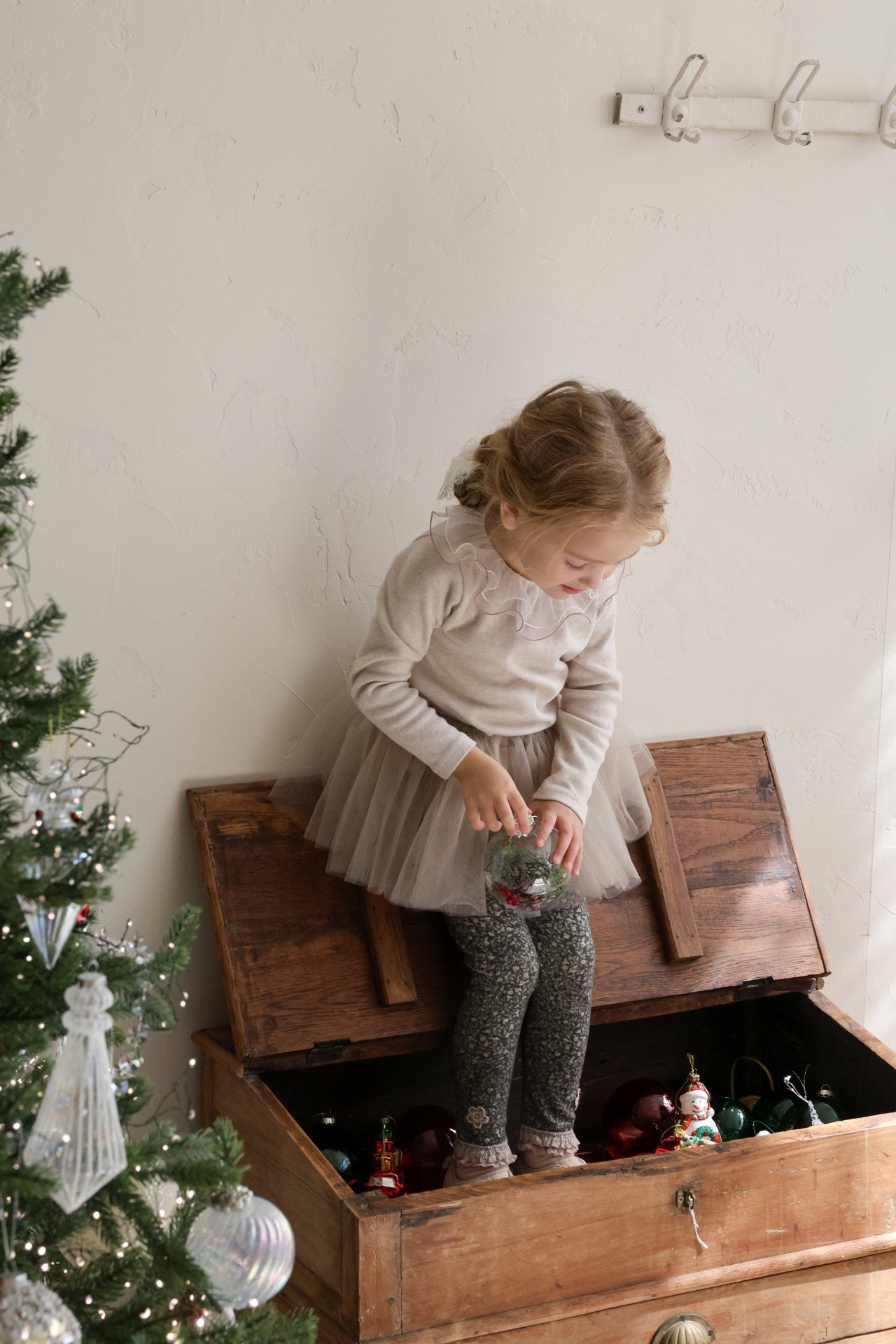 [PRE-ORDER] Evelyn T-Shirts