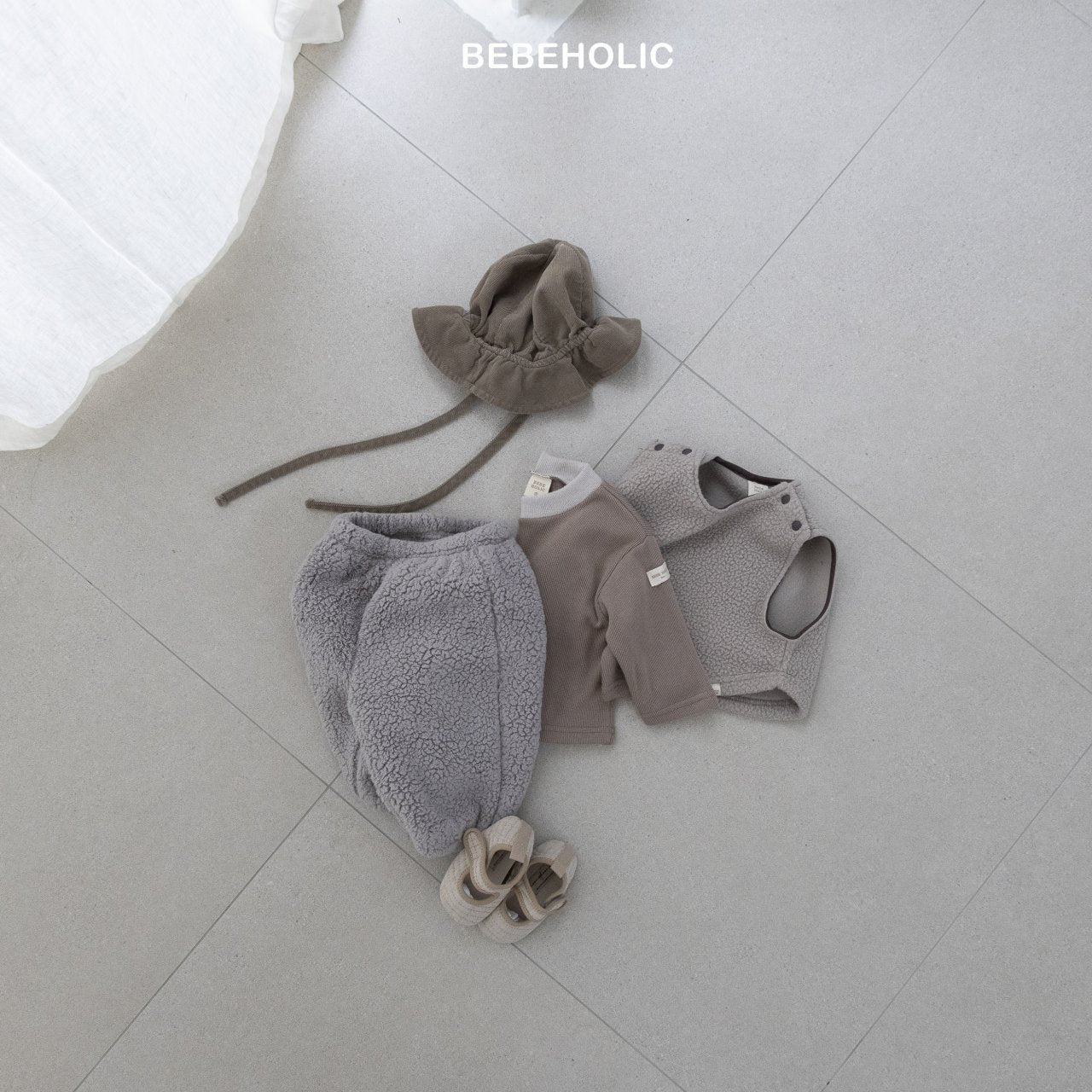 [PRE-ORDER] Rookie Layered Turtleneck T-Shirts