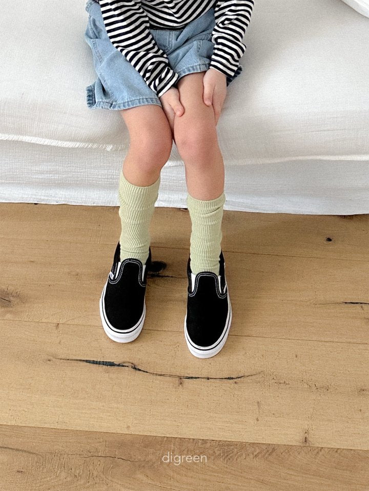 [PRE-ORDER] Point Knee Socks Set