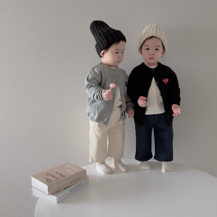 [PRE-ORDER] Heart Cardigan (Mom Couple)