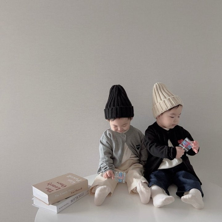 [PRE-ORDER] Heart Cardigan (Mom Couple)