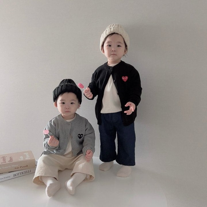 [PRE-ORDER] Heart Cardigan (Mom Couple)