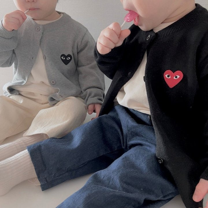 [PRE-ORDER] Heart Cardigan (Mom Couple)