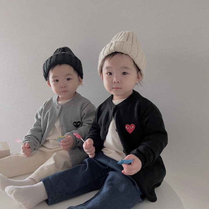 [PRE-ORDER] Heart Cardigan (Mom Couple)