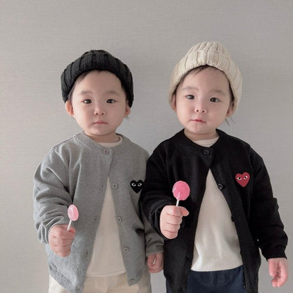 [PRE-ORDER] Heart Cardigan (Mom Couple)
