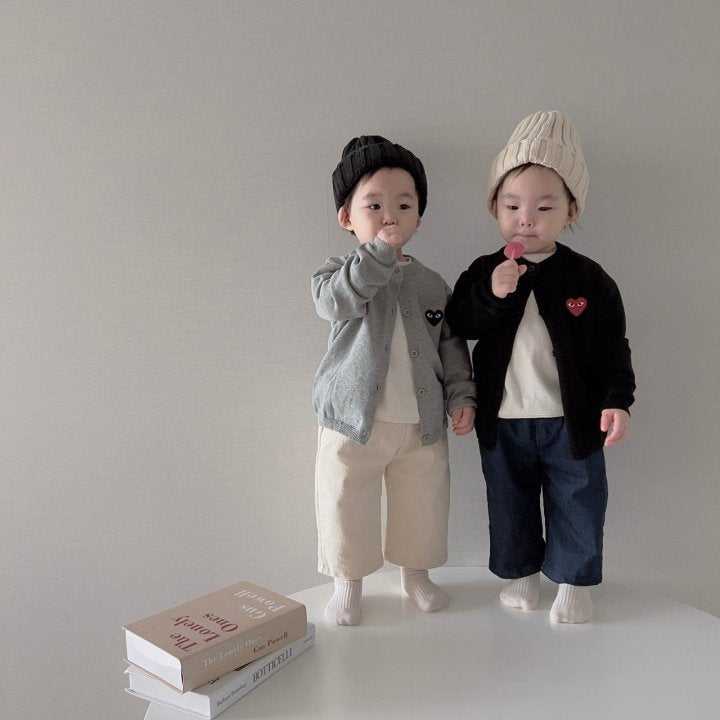 [PRE-ORDER] Heart Cardigan (Mom Couple)