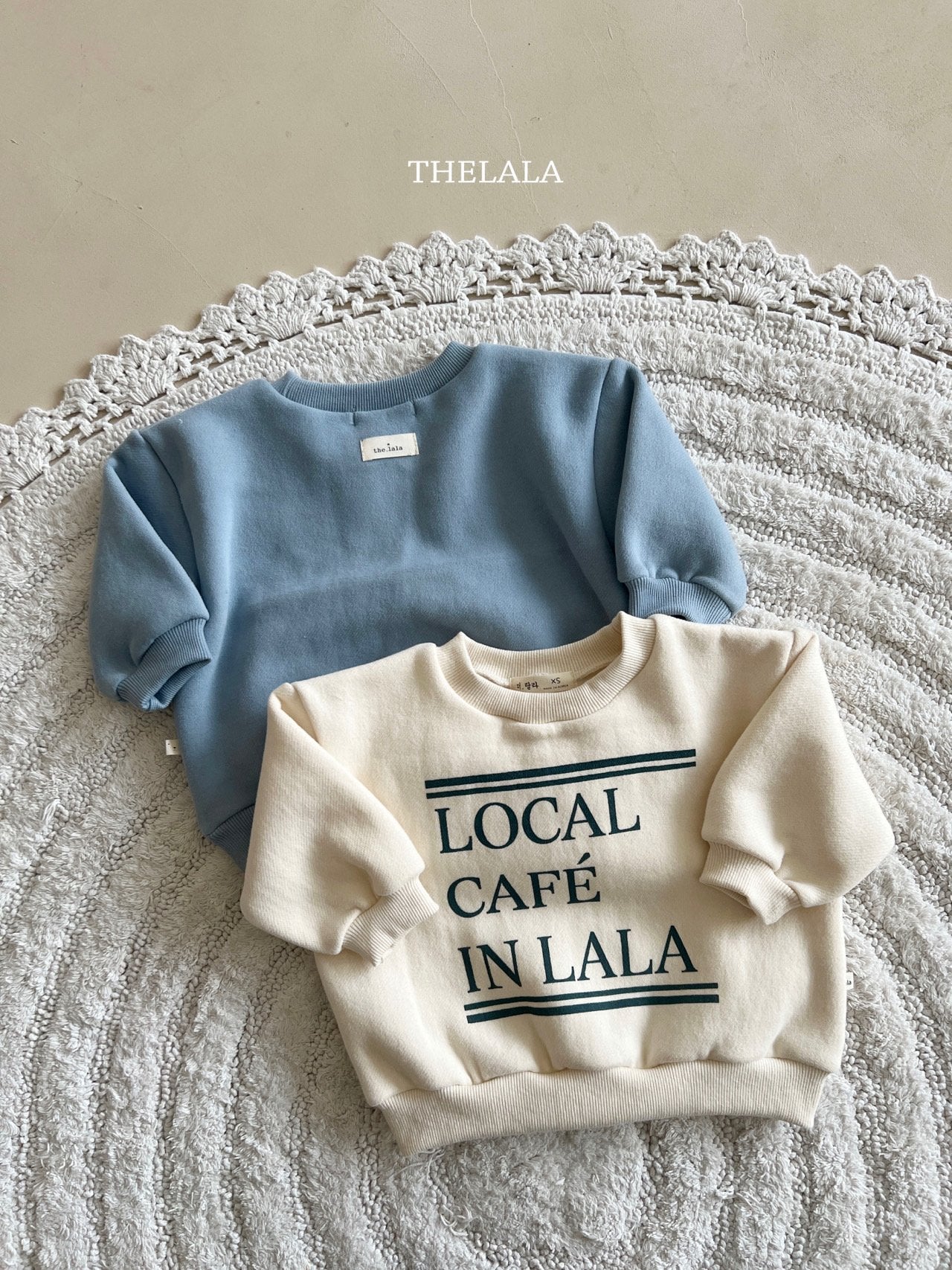 [PRE-ORDER] Cafe Sweatshirts (Mom Couple)