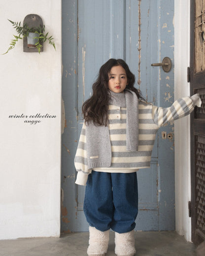 [PRE-ORDER] Pretzel Sweatshirts