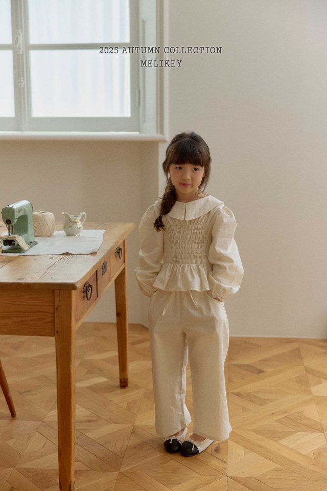 [PRE-ORDER] Smocking Collar Blouse