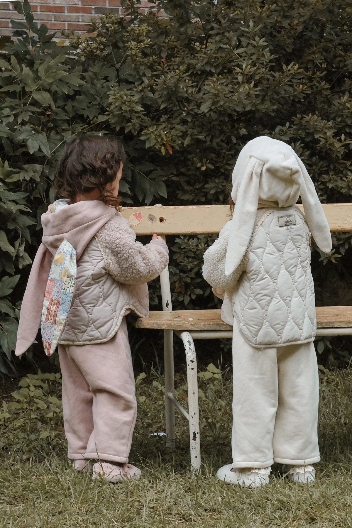 [PRE-ORDER] Bunnies Hoodie T-Shirts